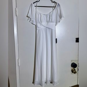 LuLus white satin dress in a size XL. New with tags